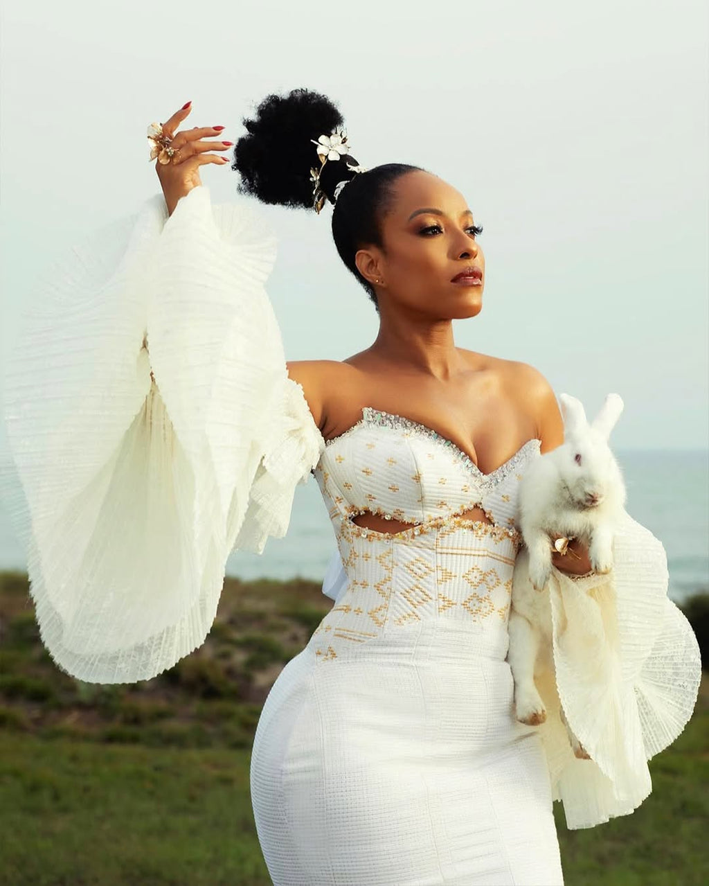 THE ROYAL WHITE & WHITE KENTE